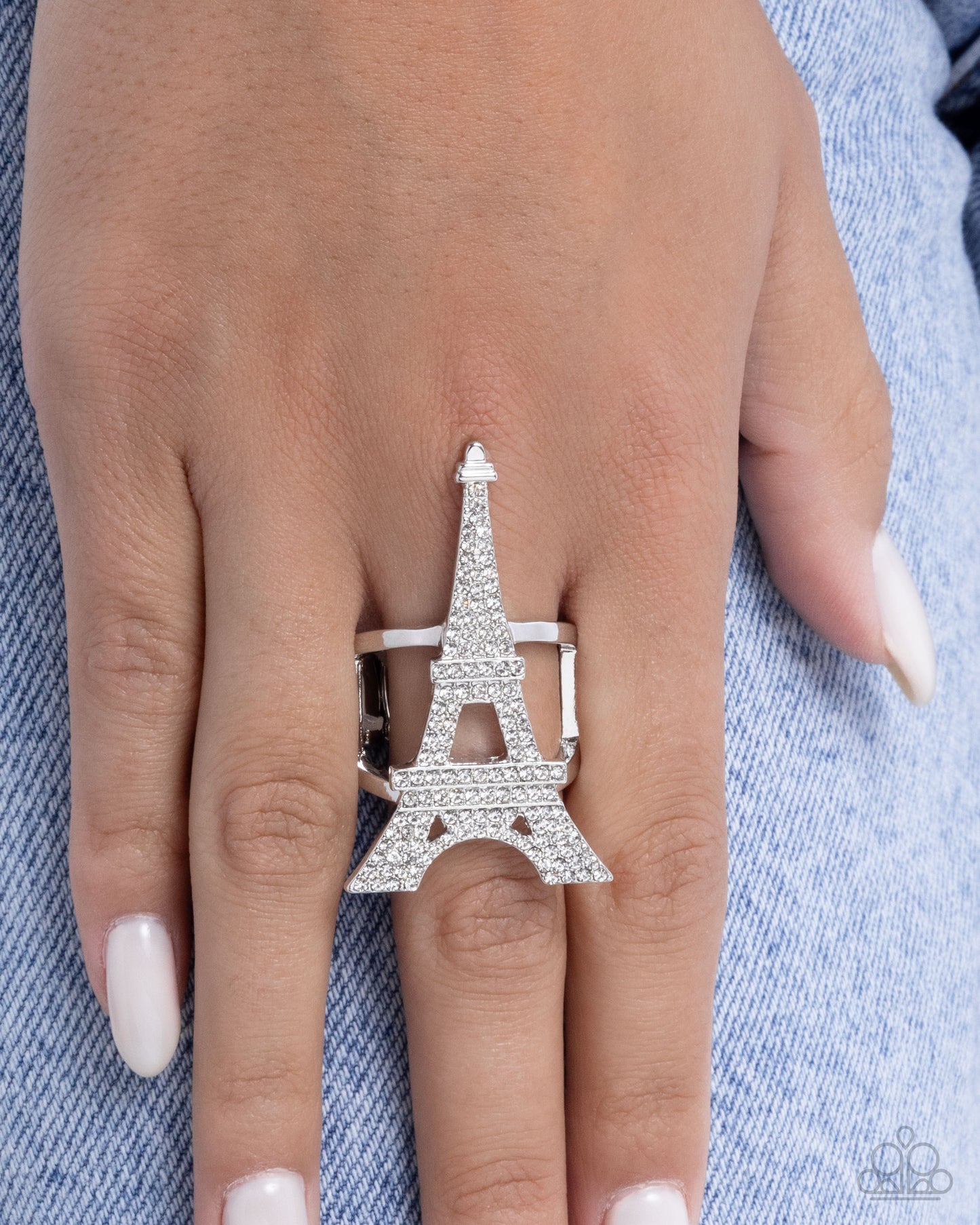Eiffel Tower Ease - White