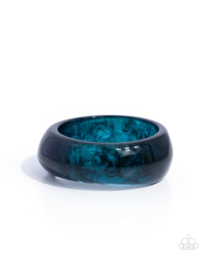 Eye-Catching Evening - Blue